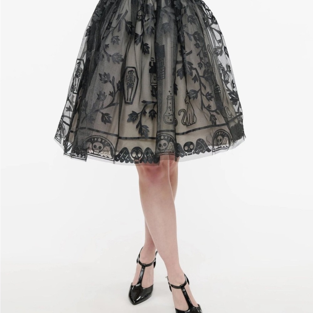 Chic Black Tulle Skirt with Embroidered Details